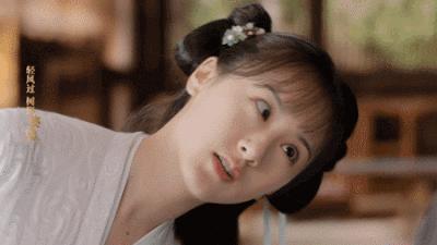 她曾被誉为娱乐圈校花,她被称为最美校花