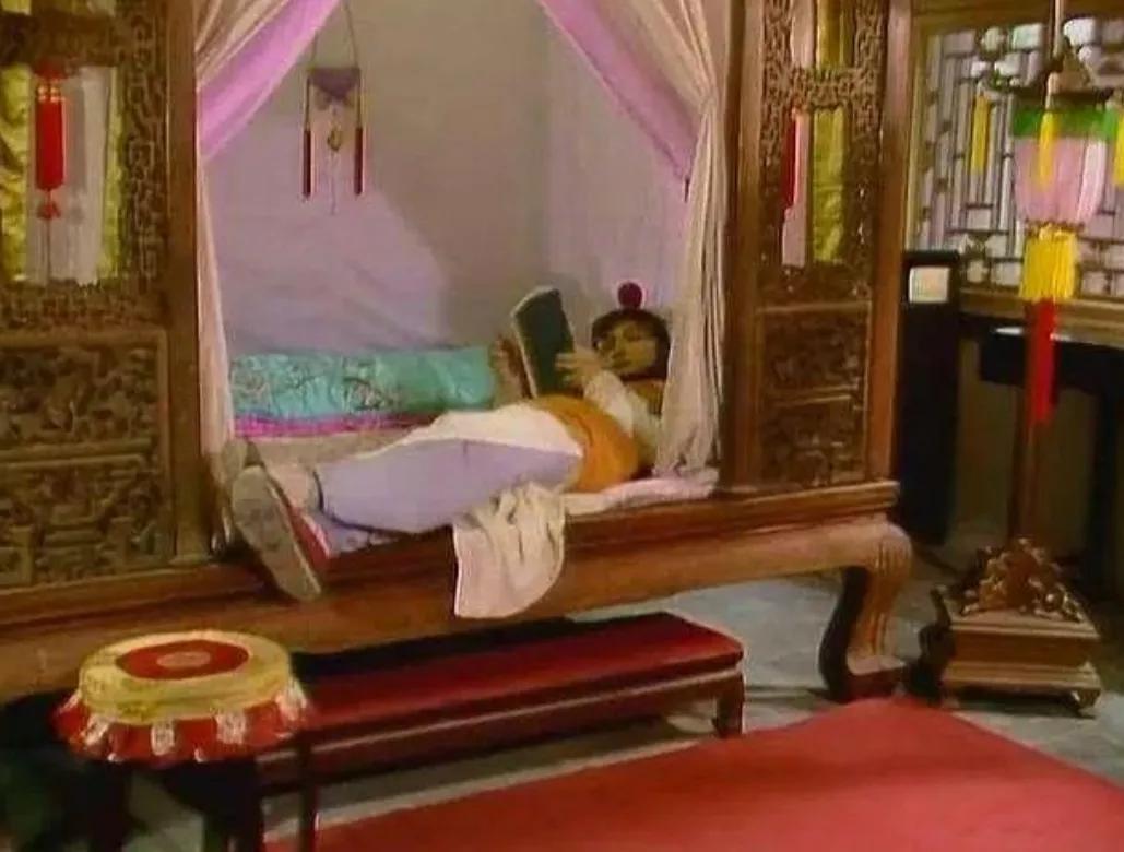 红楼梦第43回宝玉去水仙庵干什么,宝玉在水仙庵里给谁烧香