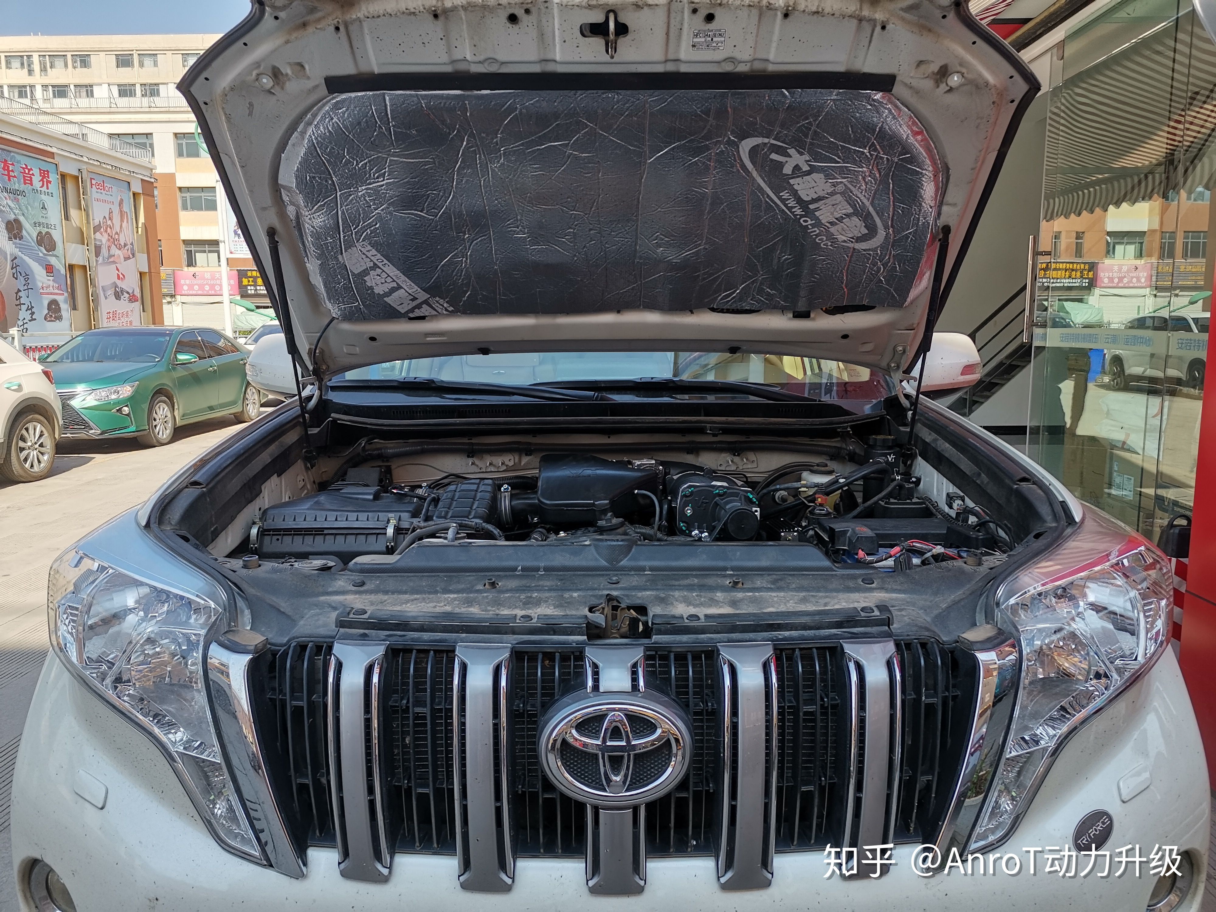 丰田普拉多2700到底肉不肉,丰田普拉多2700价格油耗