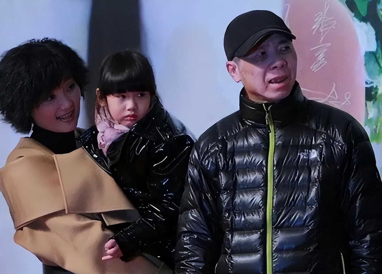 娱乐圈又爆一大瓜，徐帆收养的女儿，竟是冯小刚的“私生女”