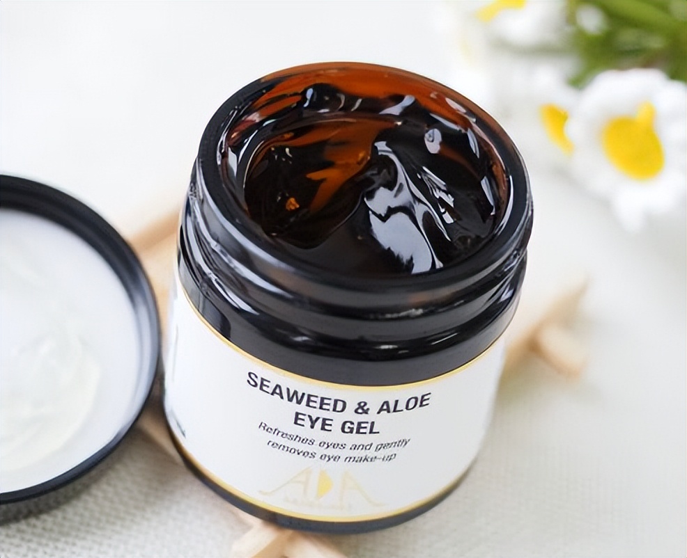 眼睛浮肿黑眼圈用什么眼霜好,欧莱雅哪款眼霜对抗黑眼圈和浮肿