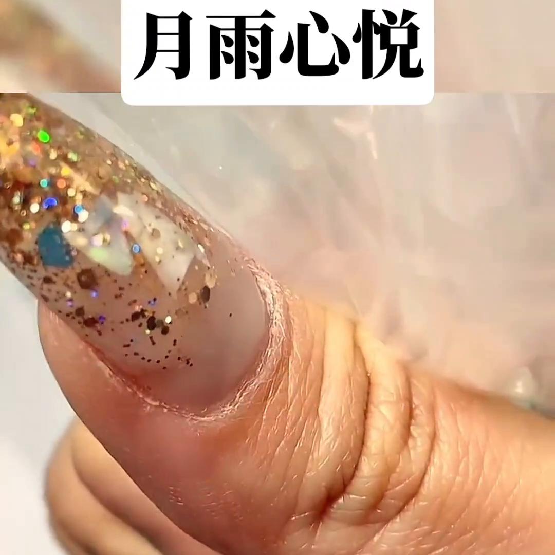 鏈堥洦蹇冭摑,鏈堥洦蹇冩亱