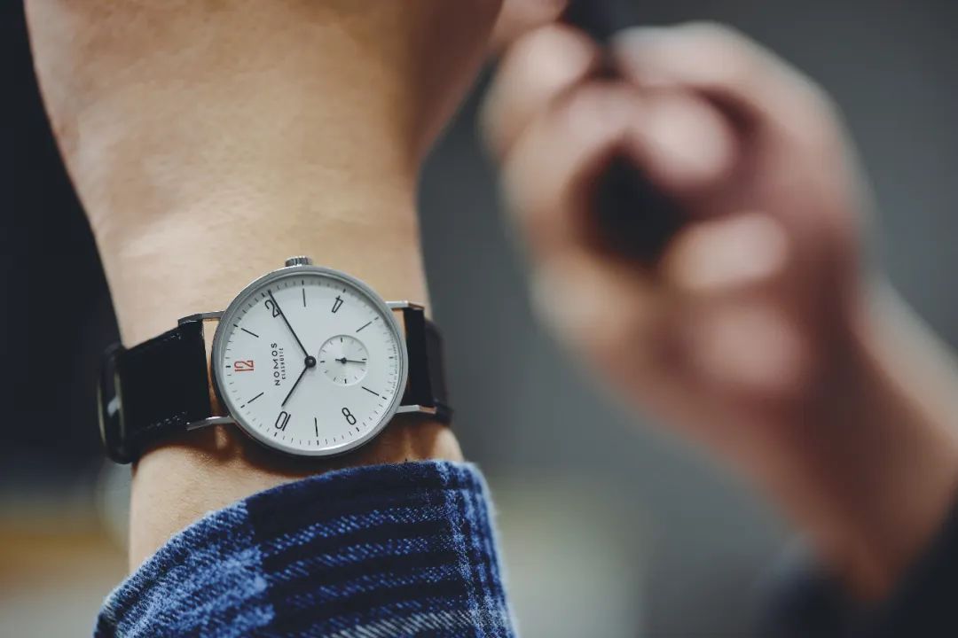 nomos最经典款,nomos粉色