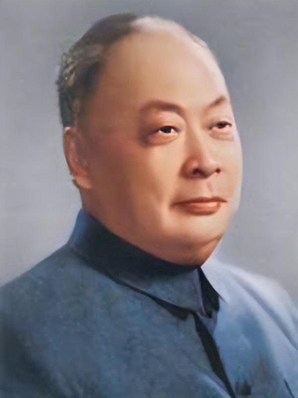 72年张伯驹给陈毅写了一幅挽联，毛主席看到后：尽快给他安排工作