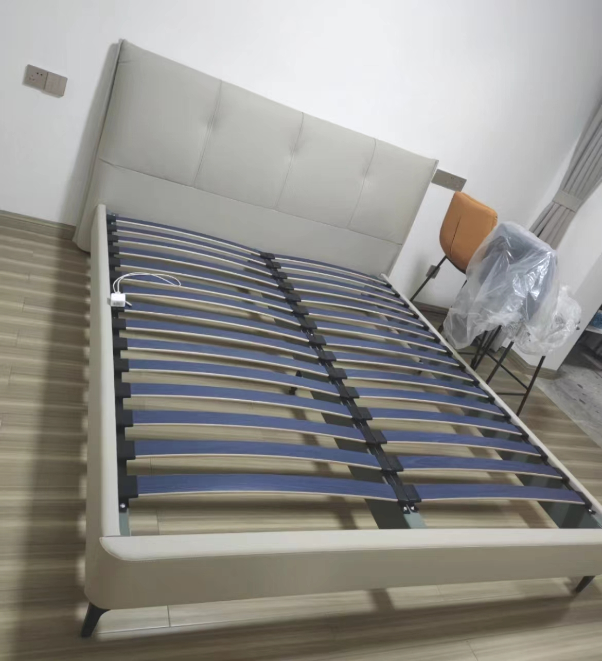 房屋装修低成本简单大气,高大上的卧室装修更省钱