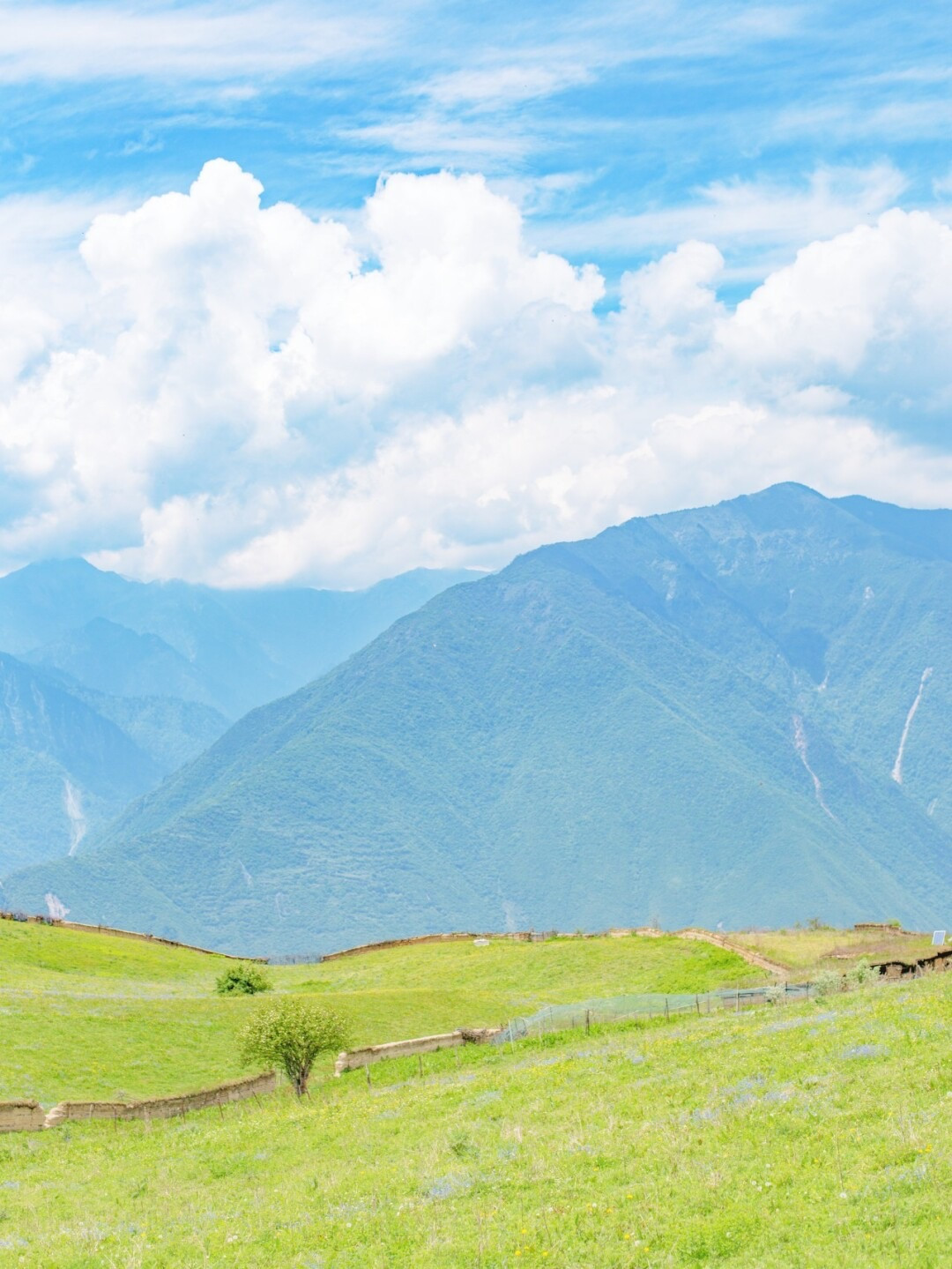 一天来回！别名“小九寨”的油画秋色、高山草甸，一站式游玩到底