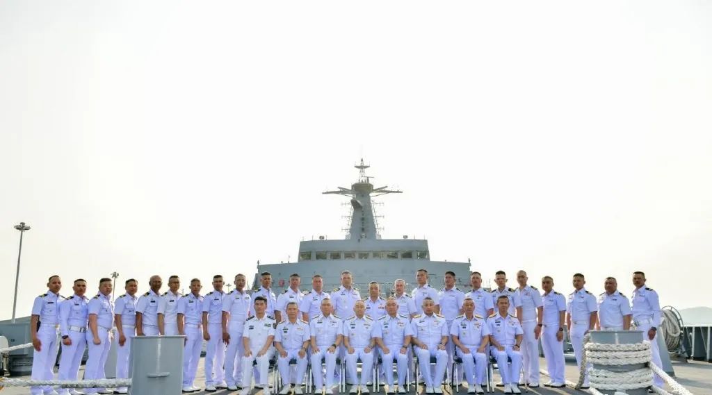 中国出口吨位最大的三艘舰艇，满载排水量超2万吨，泰国就占了2艘