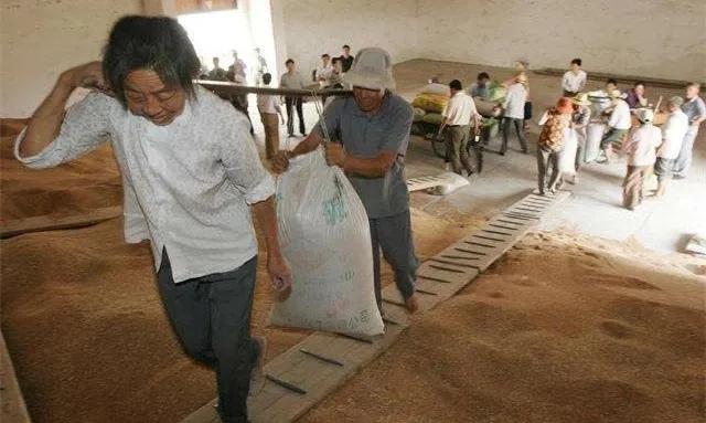 交公粮，农村人难以忘却的记忆