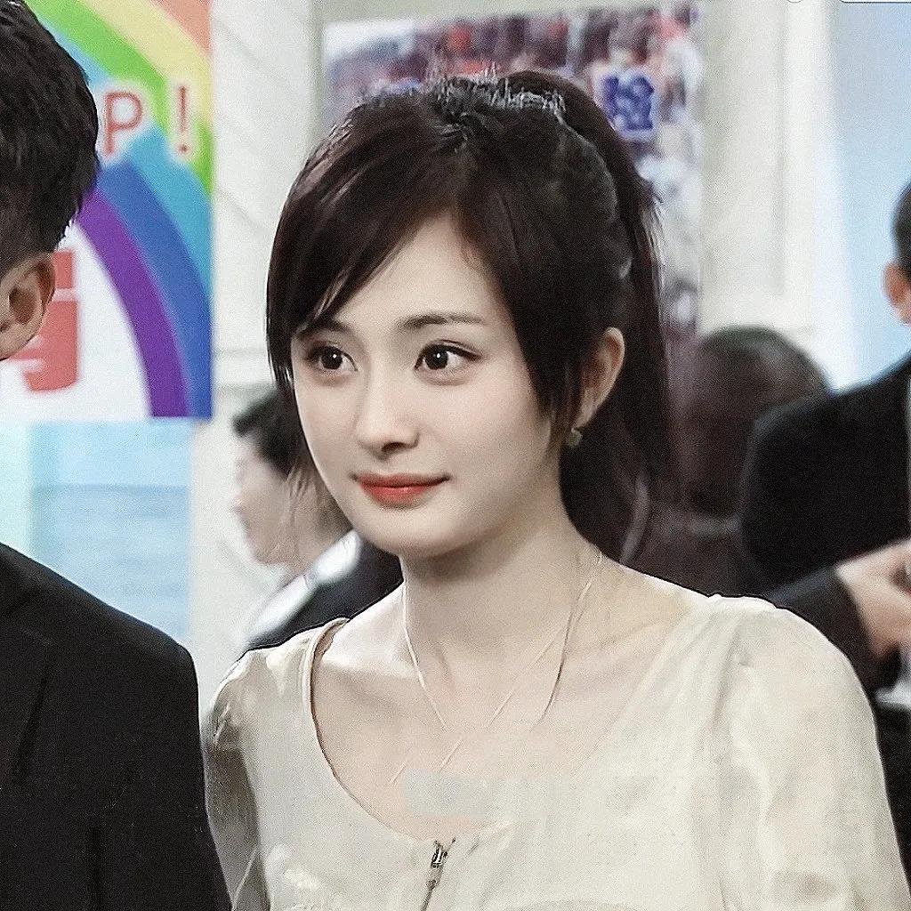 因整容毁掉前途的女星,整容改命的五位明星