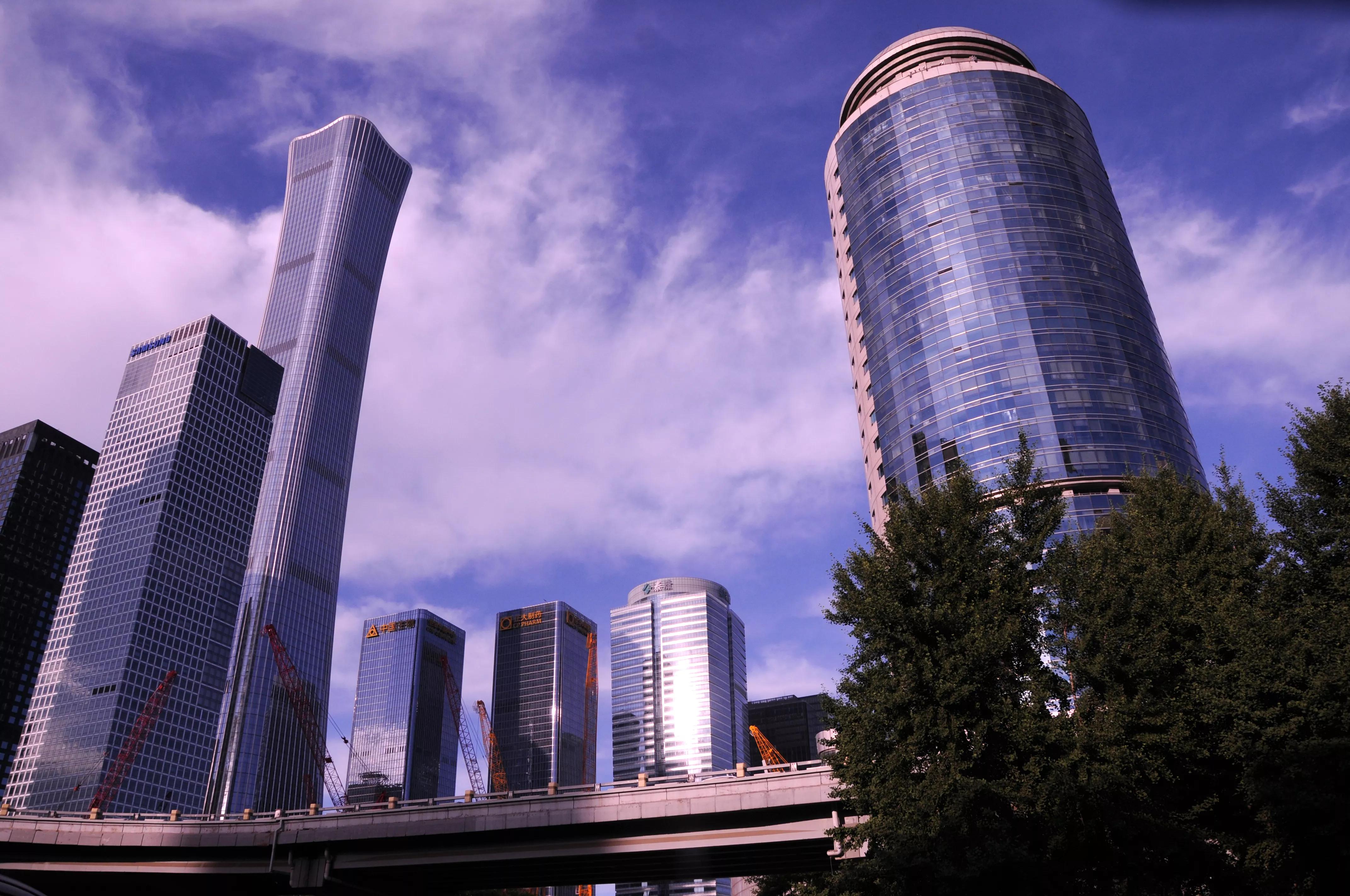 白云下的高楼简笔画,白云下的高山照片