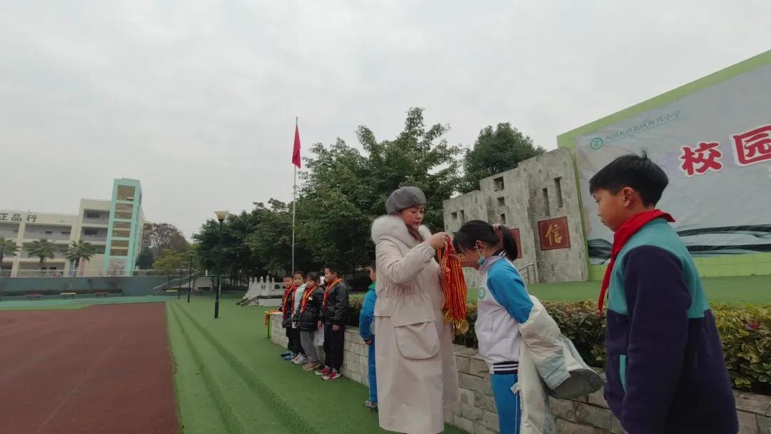 第二届校园足球特色学校足球联赛,春季小学校园足球联赛有什么比赛