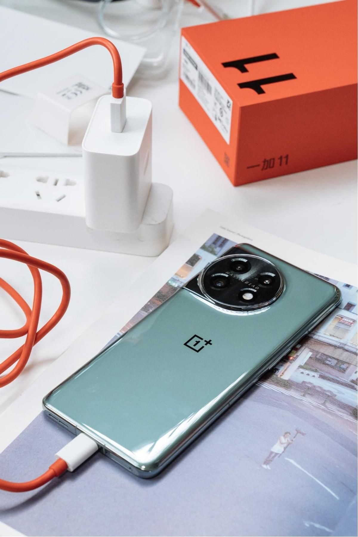 2022年想换手机推荐苹果还是华为,2023年最值得入手的手机有哪些