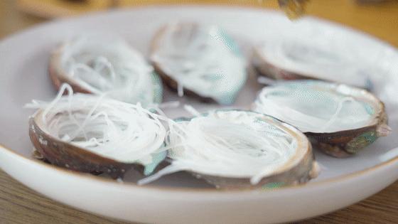 蒜蓉粉丝大虾蒸扇贝,蒜蓉粉丝蒸扇贝鲍鱼生蚝的做法