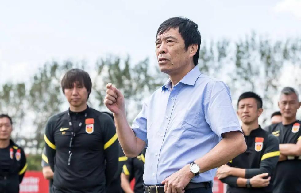 中国足协评价退出职业联赛的球队,足协罚单取消国家队吗