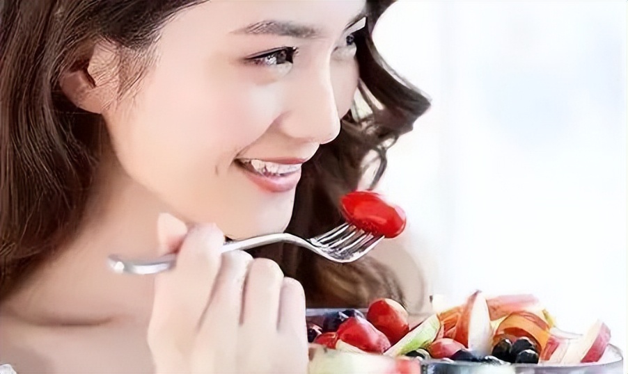 女性不想衰老3种食物多吃,女性不想衰老太快多吃这7种水果
