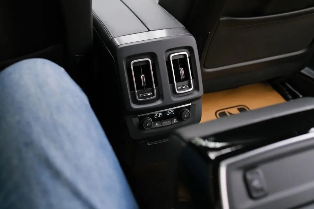 一六年雪铁龙c6二手多少钱,济南二手雪铁龙c6清仓价格