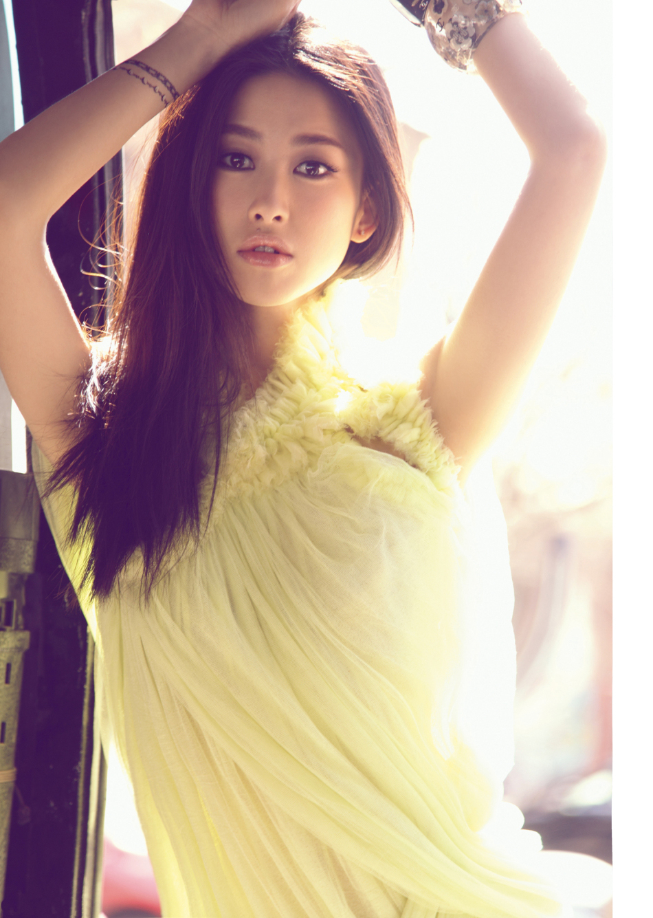 朱珠：迷倒世界顶级富豪，收服“帮派最狂太子”，却下嫁美术老师