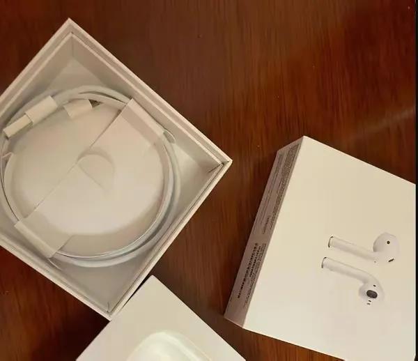 苹果耳机盒不要扔里面有数据线,苹果耳机盒不带套