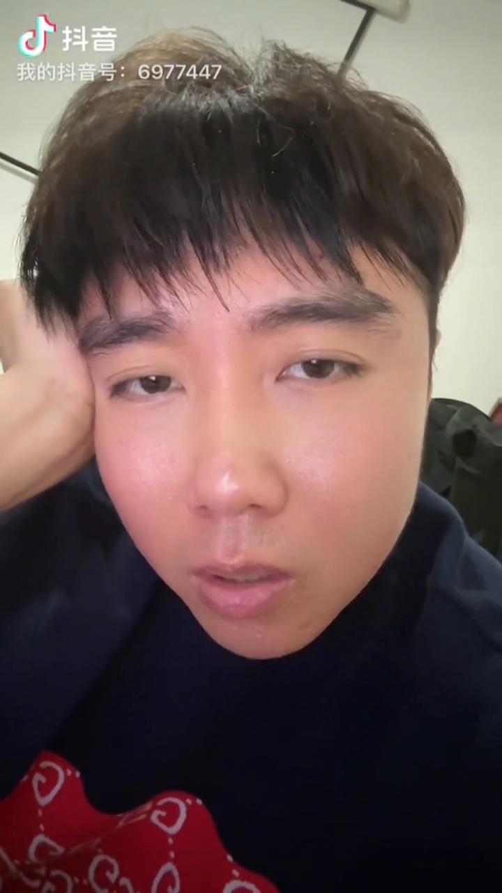 被女人劈腿了高情商会怎么做,如果自己的对象被人碰了怎么办