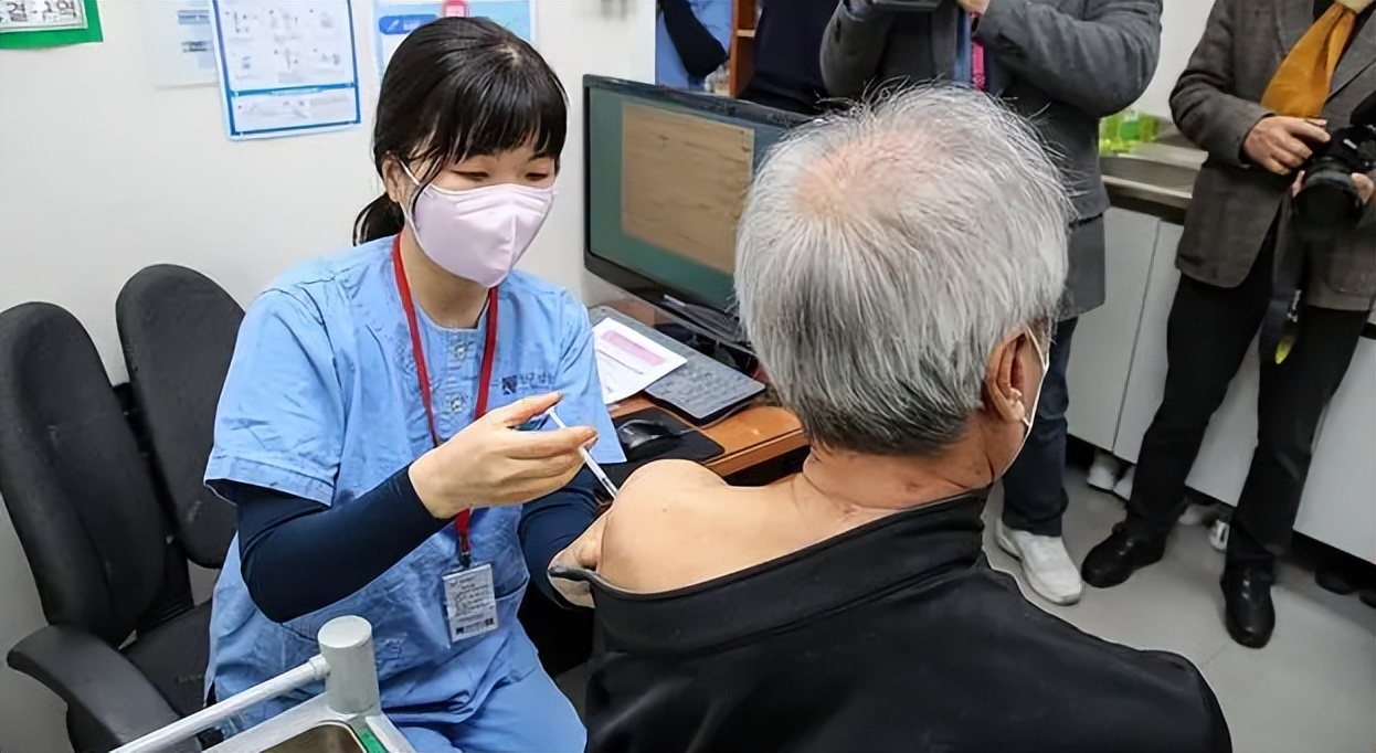 2023年放假安排来了/郑州市主城区发热门诊名单/郑州逐步告别健康码/郑州市人大常委会通过一批人事任免