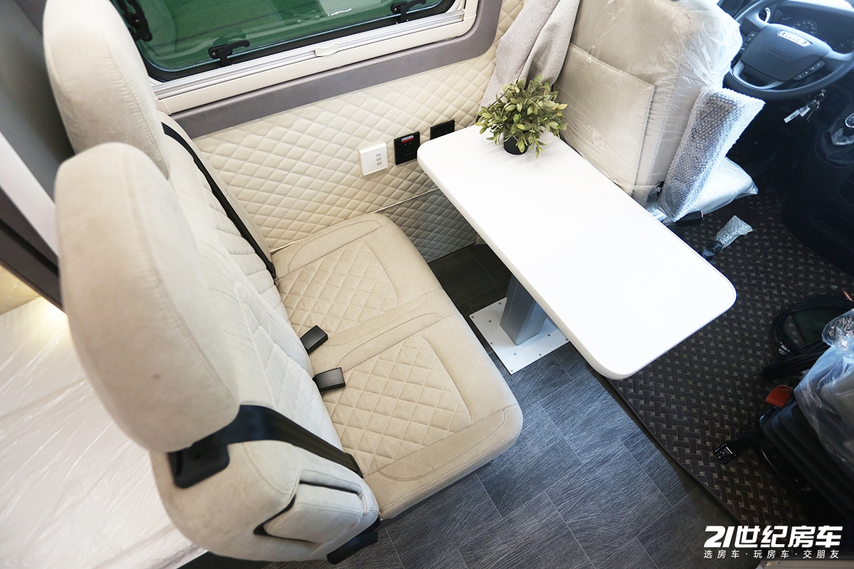 拓锐斯特依维柯欧胜b型房车,依维柯欧胜b型房车最新款3.0