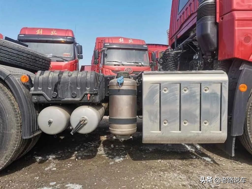 悍vh460国六牵引车空滤什么型号,悍vh460和悍v400车型一样吗