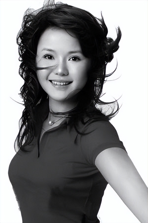 歌手李娜出家后的生活,歌手李娜出家的生活