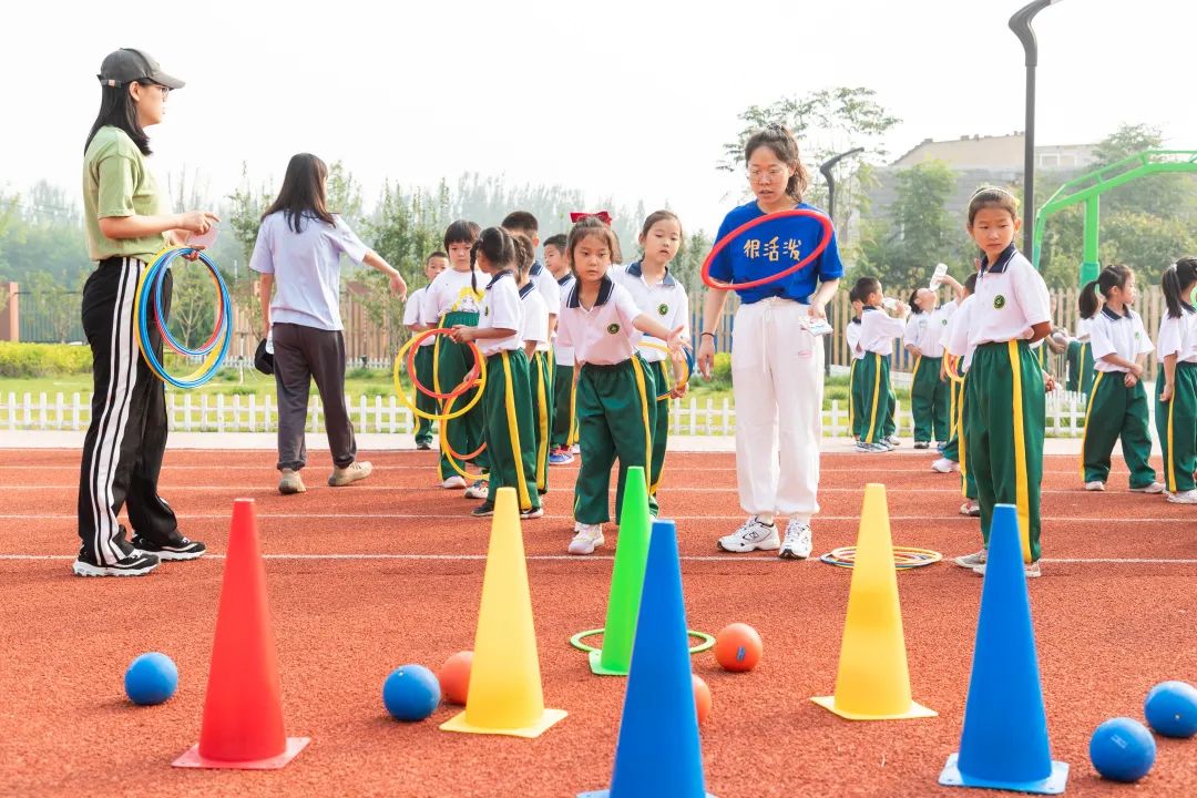 喜迎二十大奋进新征程大学,首都师范大学育新学校房山分校