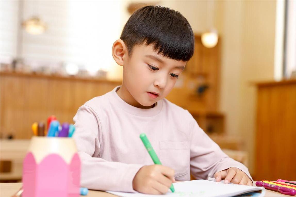 男孩子最容易遗传妈妈还是爸爸,儿子最容易遗传父母的三个特征