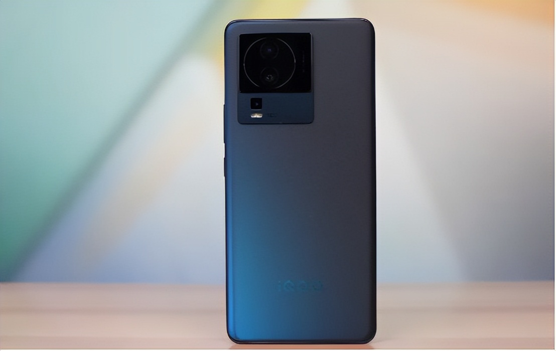 这三款手机才是公认的高配低价,最新的三款性价比高的手机