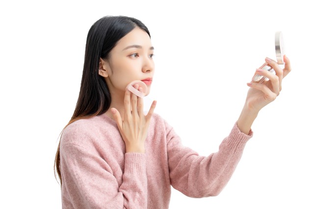 bb霜和粉底液有何区别图片,bb霜和粉底液哪个更适合新手