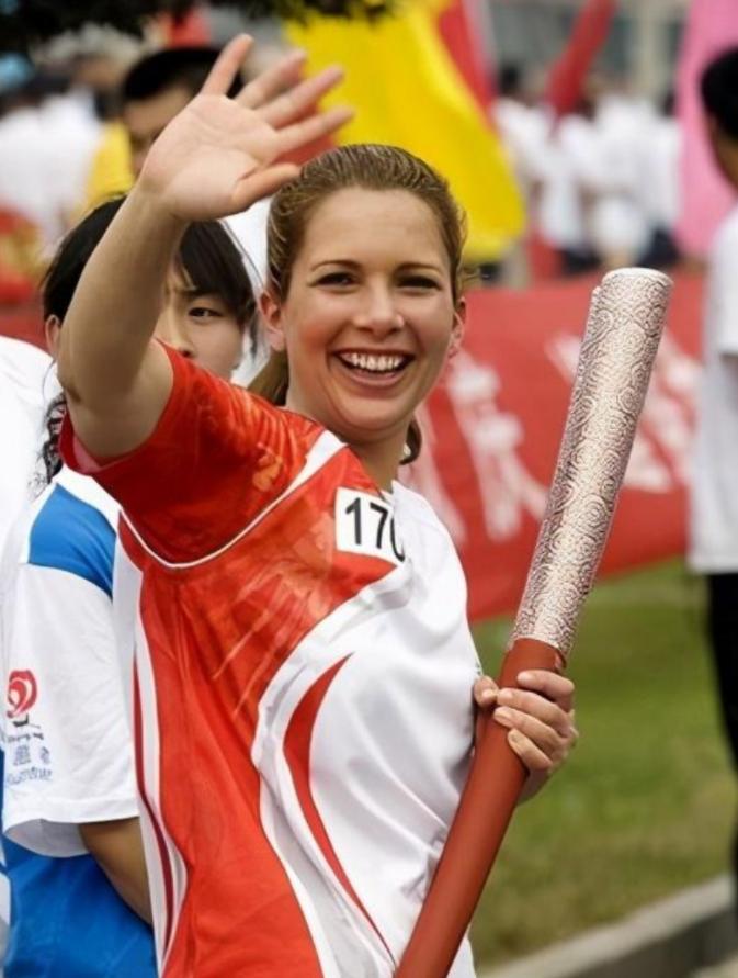 迪拜王后出逃记：携2.6亿和俩儿女逃命，迪拜国王败诉，再赔40亿