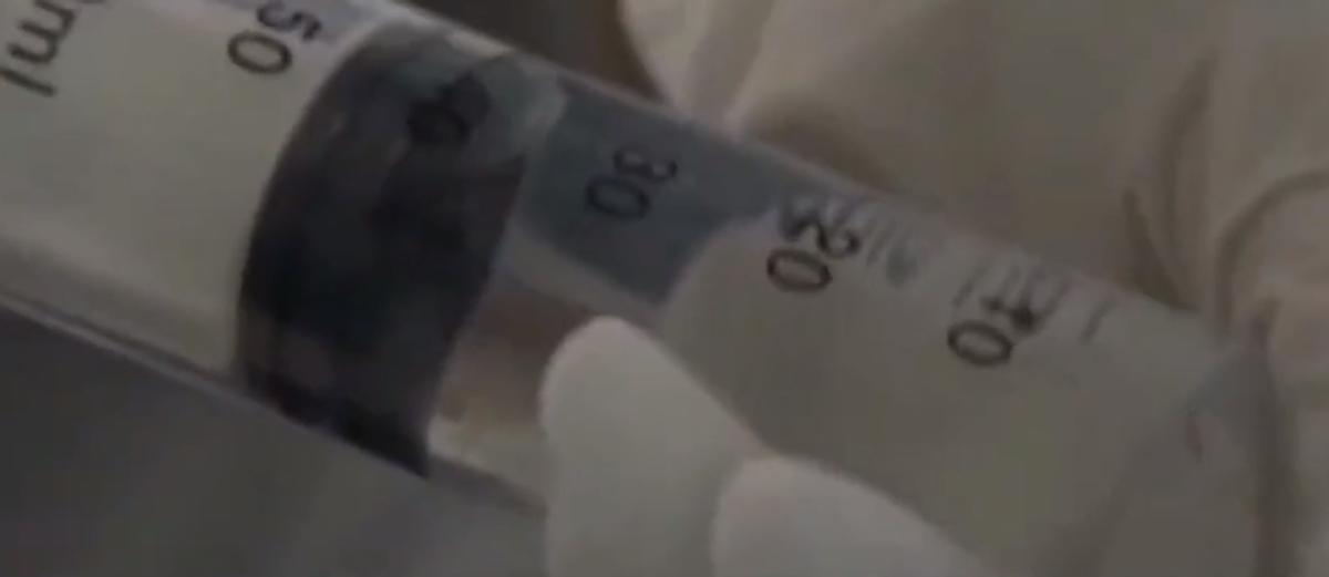 海南4岁女孩腹痛,海南女孩晕倒