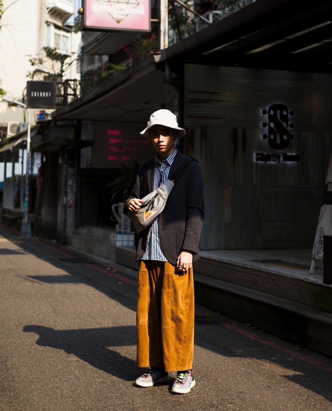 今年夏季流行的时髦衬衫,衬衫最时髦的几种款式图