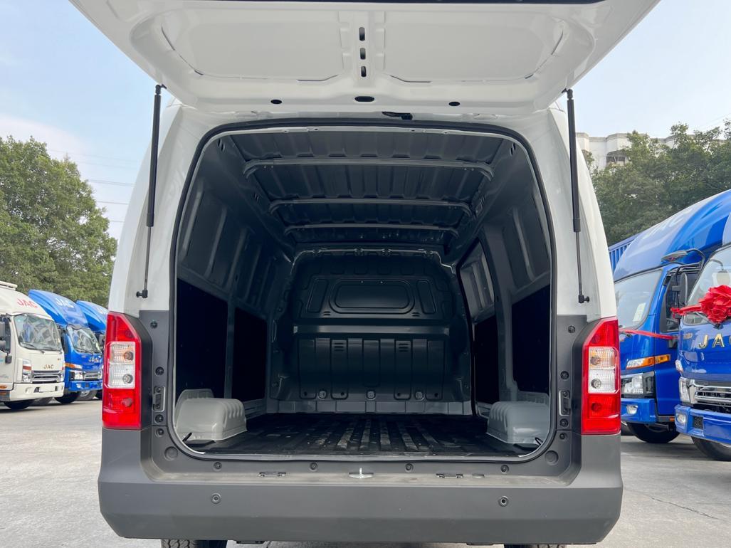 江淮蓝猫m1最高时速,江淮蓝猫m1是微面吗