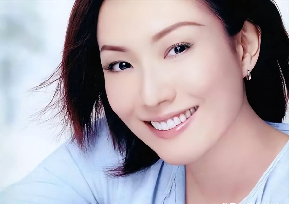 情满四合院娄晓娥是谁的前妻,情满四合院娄晓娥个人简历