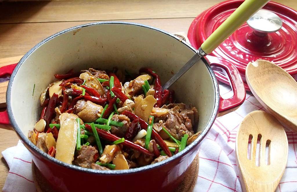 如何挑选一款好的珐琅锅,如何挑选一款性价比高的珐琅锅