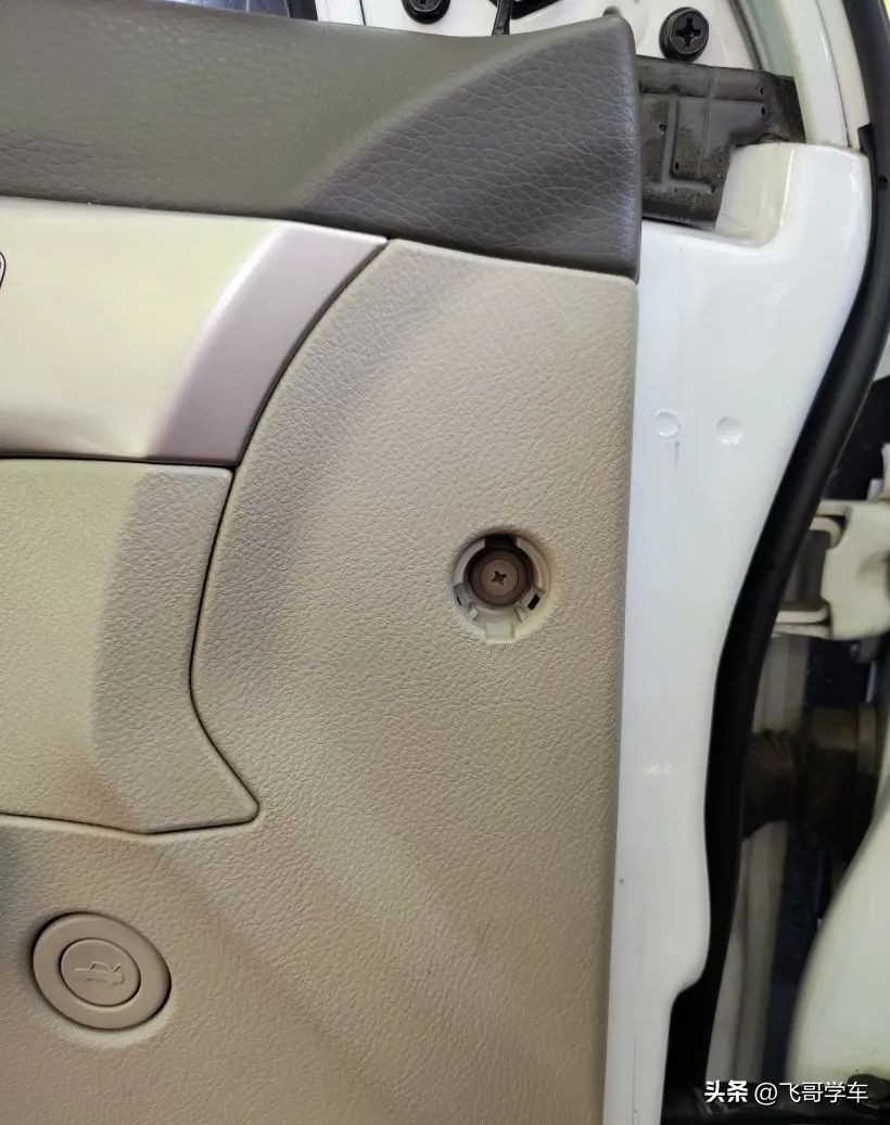 别克凯越车门锁异响和跳动,凯越锁车或者开锁反复跳动