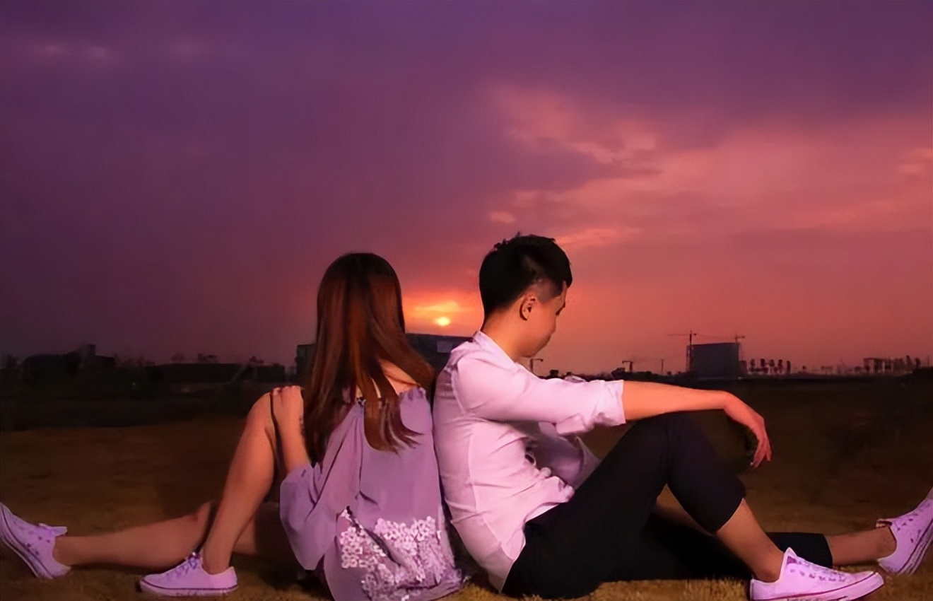 学霸未婚妻成为我的老师，有次在她的宿舍被抓住弄出轩然大波