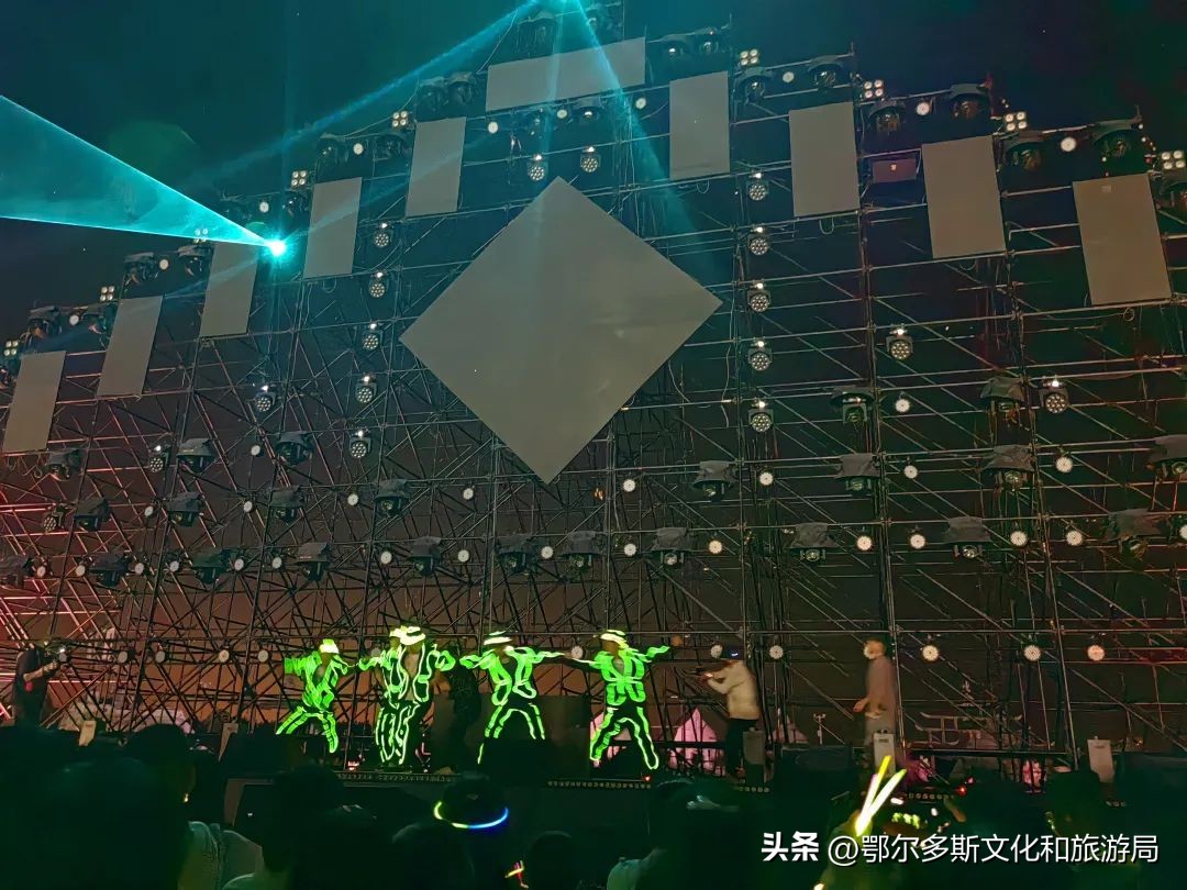 钟镇涛狂欢夜,钟镇涛来东港演出