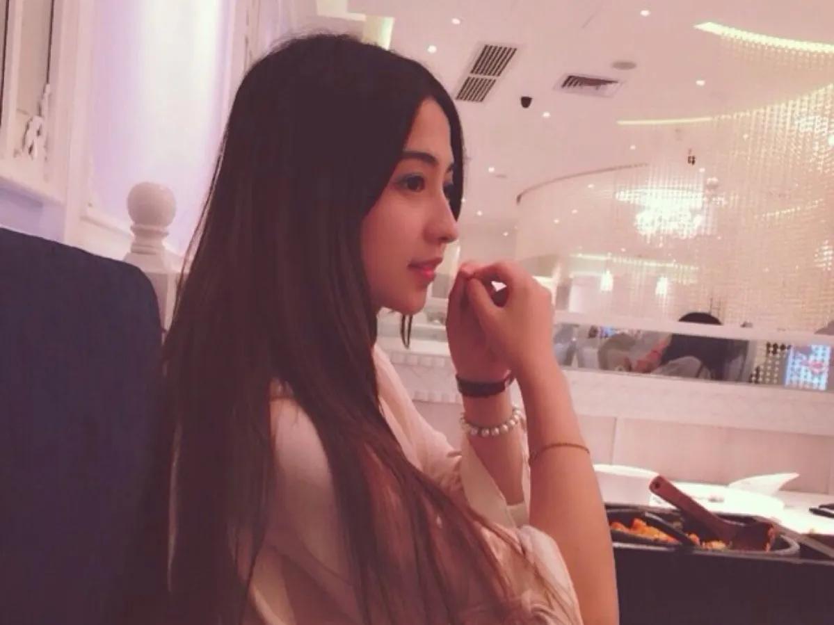 恨不得把这个女人刻进自己的骨髓，揉进自己的血液