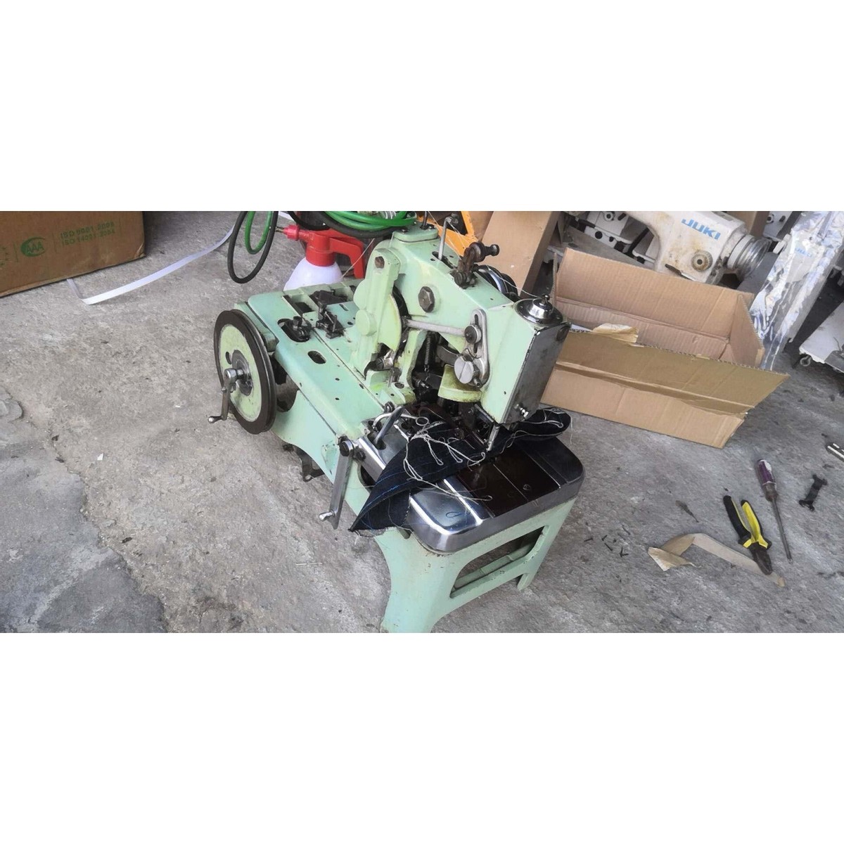 缝纫机锁边机线路过密维修教程,老式缝纫机锁眼机不往前走怎么办