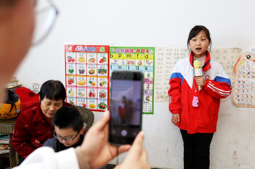 一座“骑手县”的生活与命运