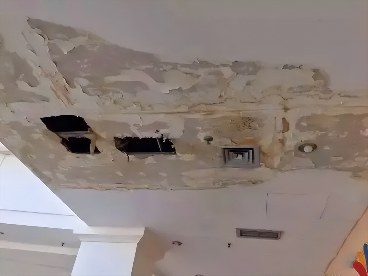 押宝星河里文创、屋顶农场项目,入郑12年的宝龙广场能否续命?