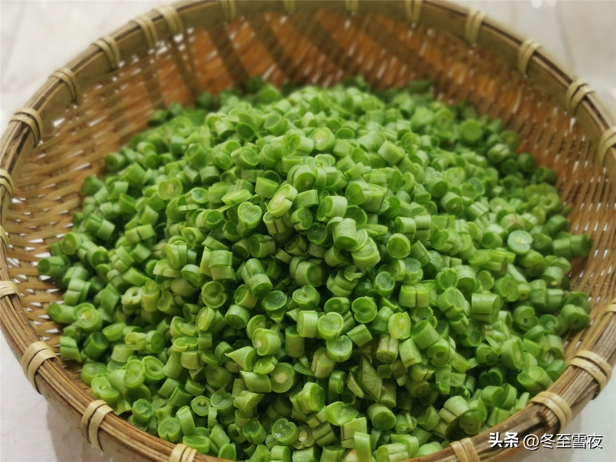 教你在家学做豆角包子馅,吃包子搭配什么肉菜