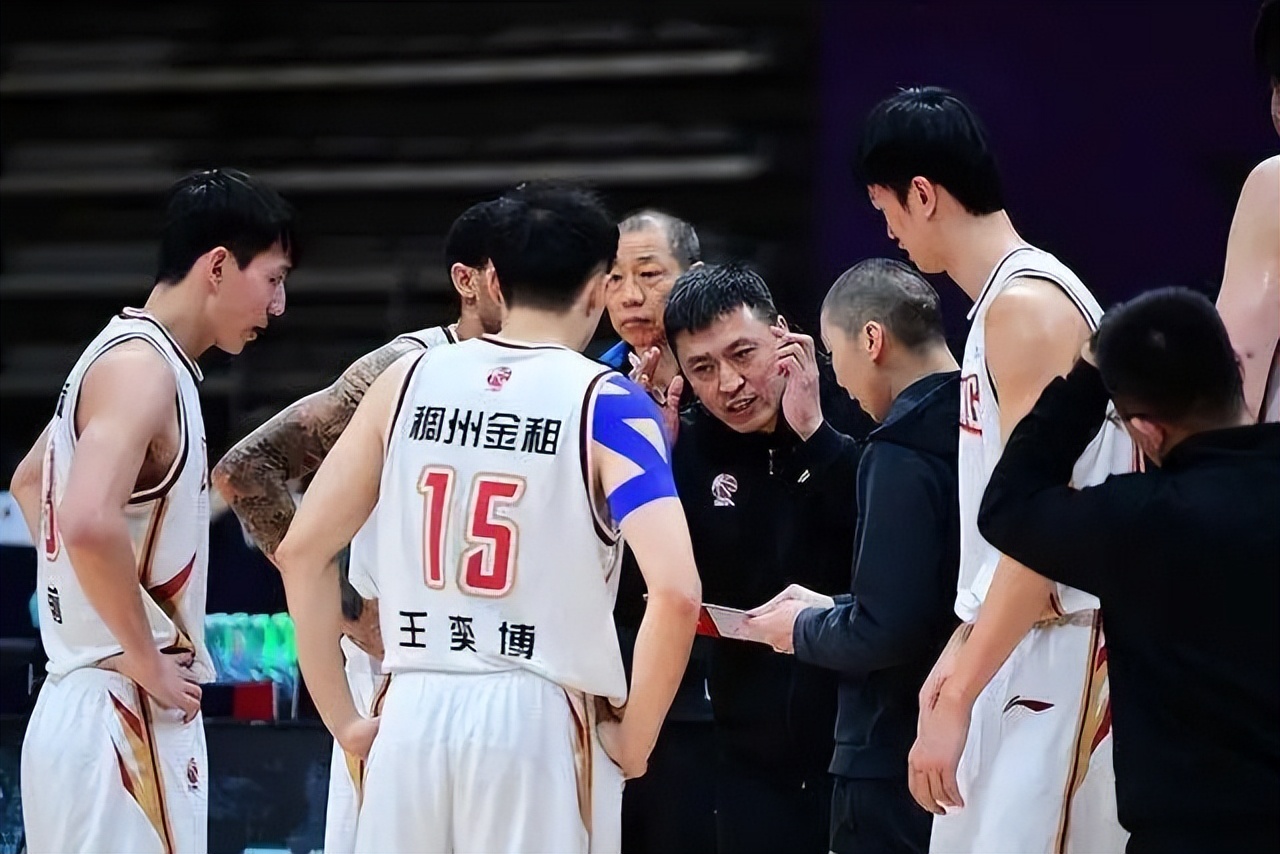 哼指导的继任者，他多年的好搭档，又来一个80后