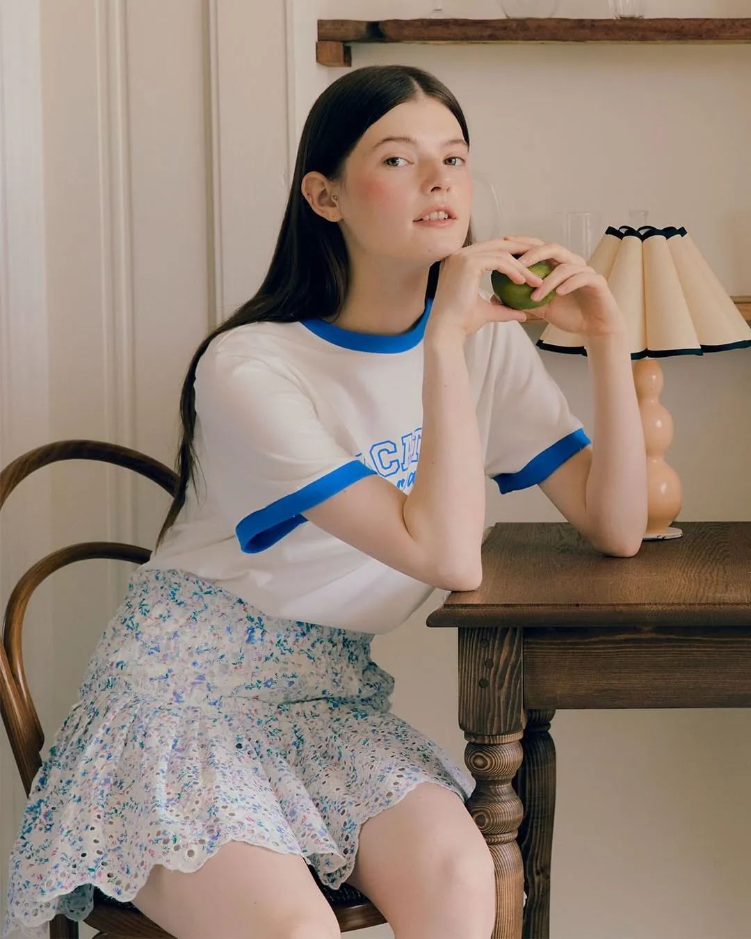 彩色大t恤怎么穿好看,今年时髦宽松t恤