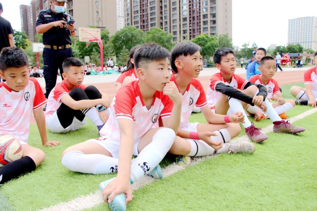 激情燃烧梦想飞扬——敕勒川绿地小学第三届“校长杯”校园足球赛暨2023年校园足球班级联赛开幕啦