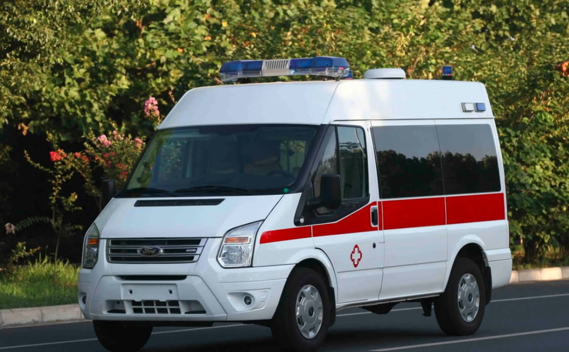 开车撞了人到底要不要垫付医药费,为什么开车撞人不要垫付医药费