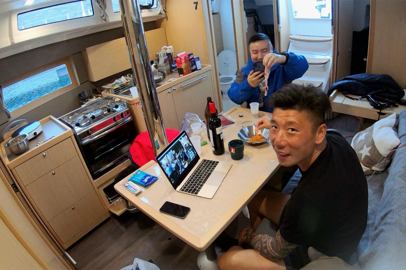 中国小伙荒岛求生大合集,中国小伙的航海日记合集